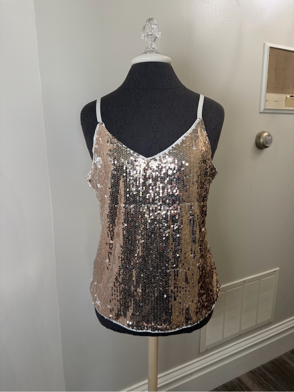 NEW Women’s Rose Gold Sequin V-Neck Cami Tank Top Size L
